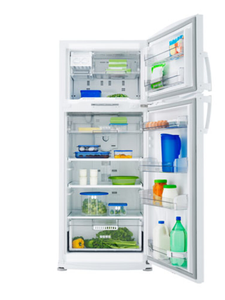 Kühlschrank mit Lebensmitteln